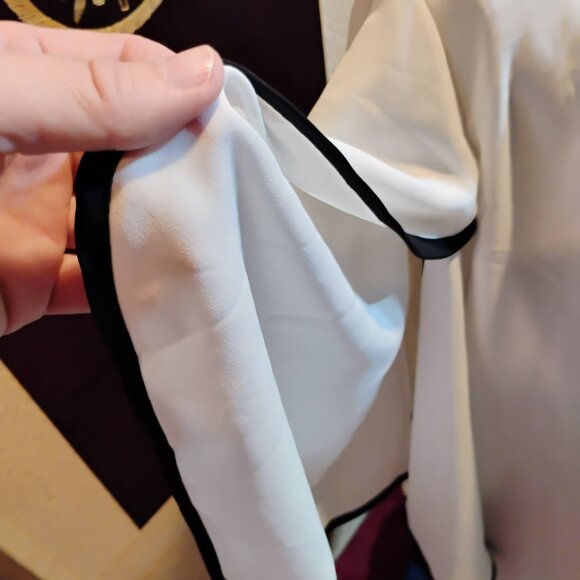 Shein butterfly sleeves white blouse with black trim - Picture 2 of 8